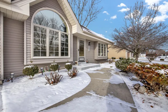 $465,000 | 8529 Golden Lake Court, Franklin, WI 53132