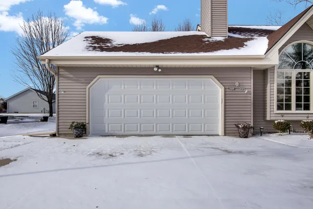 $465,000 | 8529 Golden Lake Court, Franklin, WI 53132