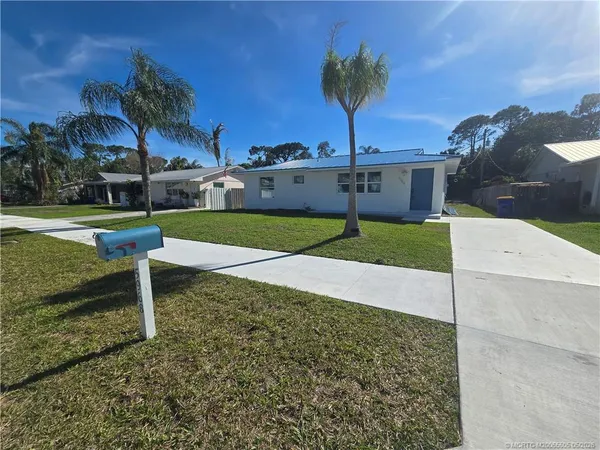 $2,800 | 5968 Southeast Avalon Drive, Stuart, FL 34997
