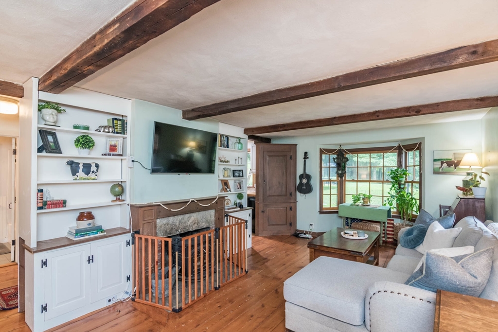 132 Shutesbury Road Leverett, MA 01054 - Photo 5 of 23 Gallery Image 5