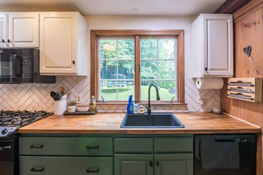 132 Shutesbury Road Leverett, MA 01054 - Photo 10 of 23 Gallery Image 10