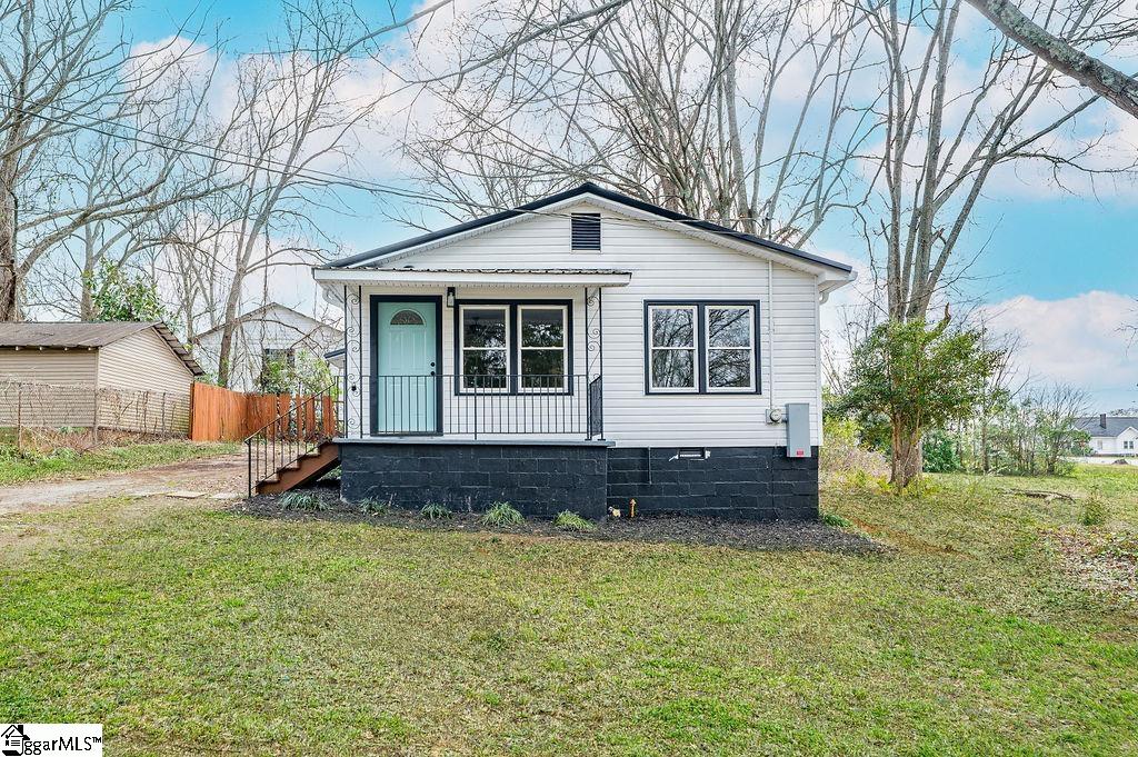 410 East South 3rd Street Seneca, SC 29678 - Photo 1 of 29
