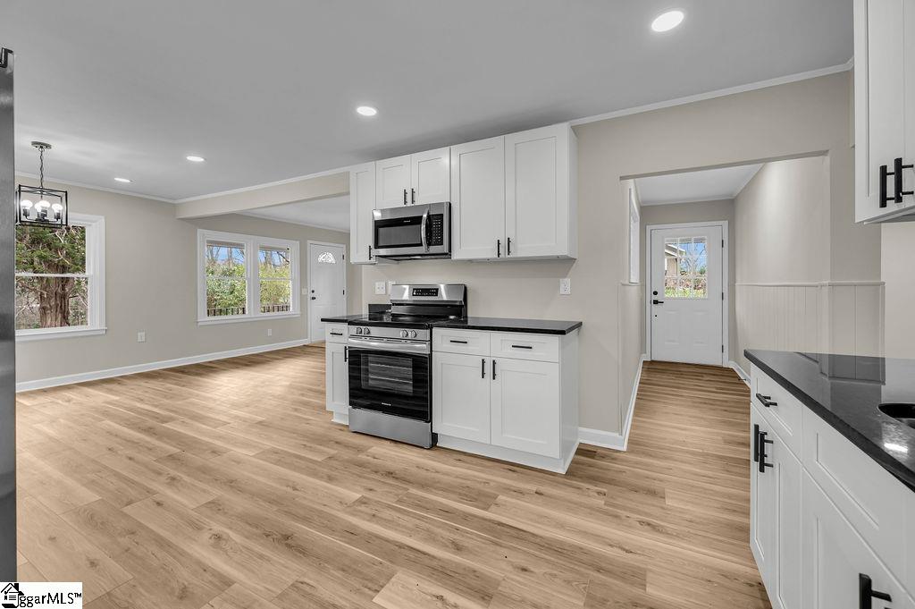 410 East South 3rd Street Seneca, SC 29678 - Photo 12 of 29