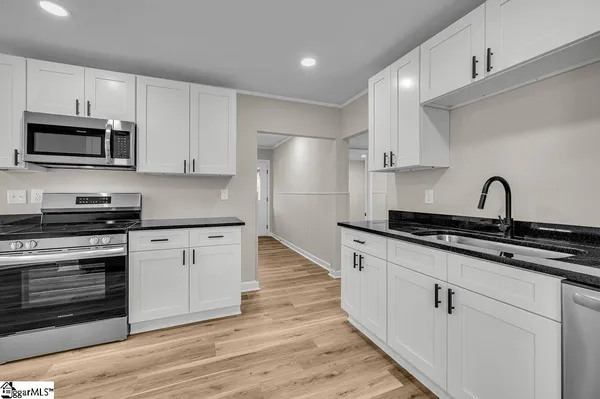 $199,000 | 410 East South 3rd Street, Seneca, SC 29678