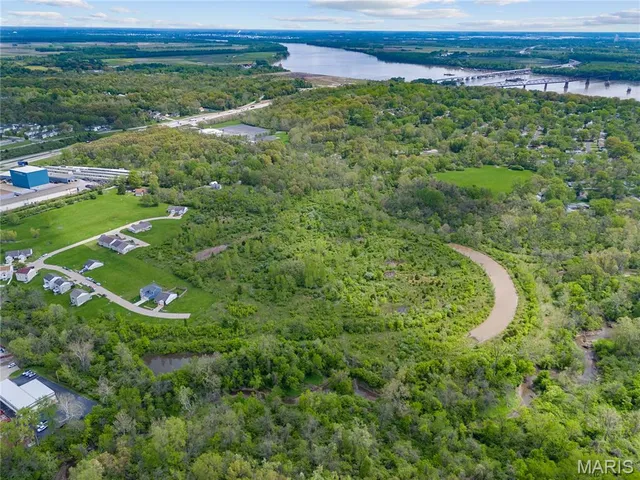 $297,000 | 1090 Belgrove Drive, St. Louis, MO 63137