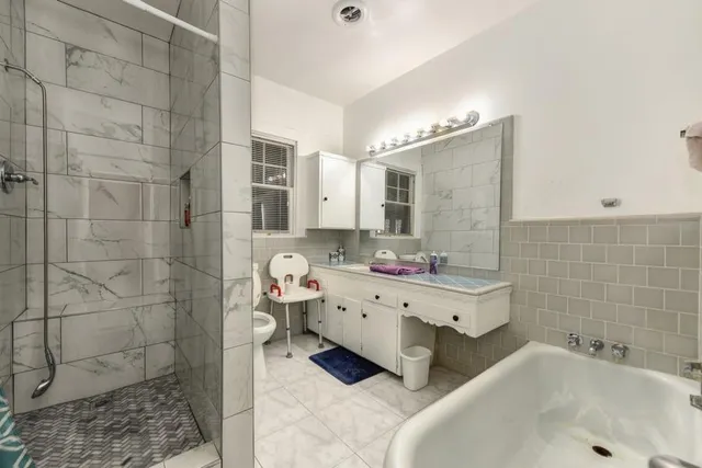 $1,370,000 | 1655 Los Robles Boulevard, Sacramento, CA 95838