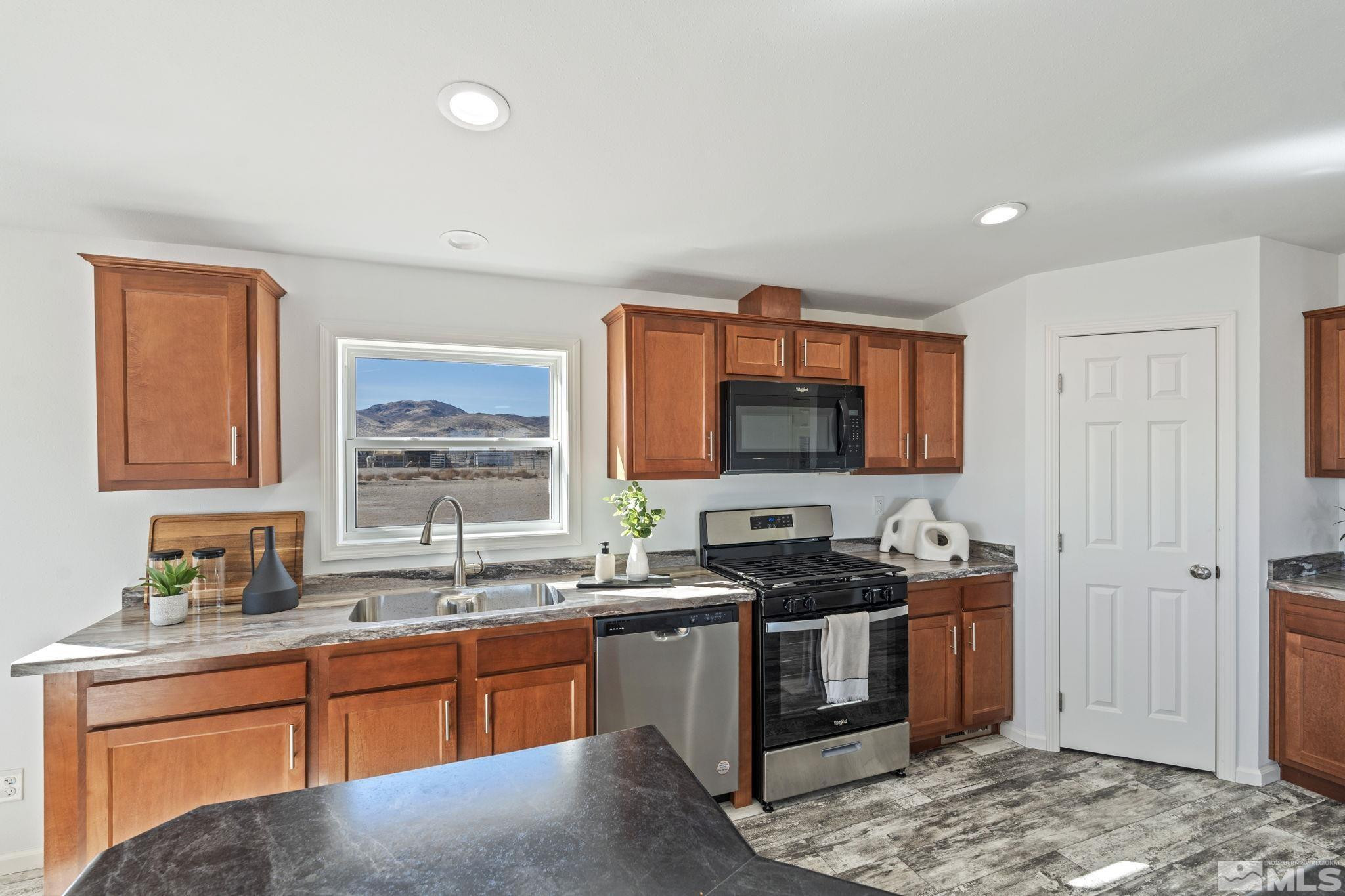 7605 Remington Road Silver Springs, NV 89429 - Photo 9 of 34 Photo 14