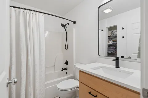 $595,000 | 1014 9th Avenue North, Nashville, TN 37208