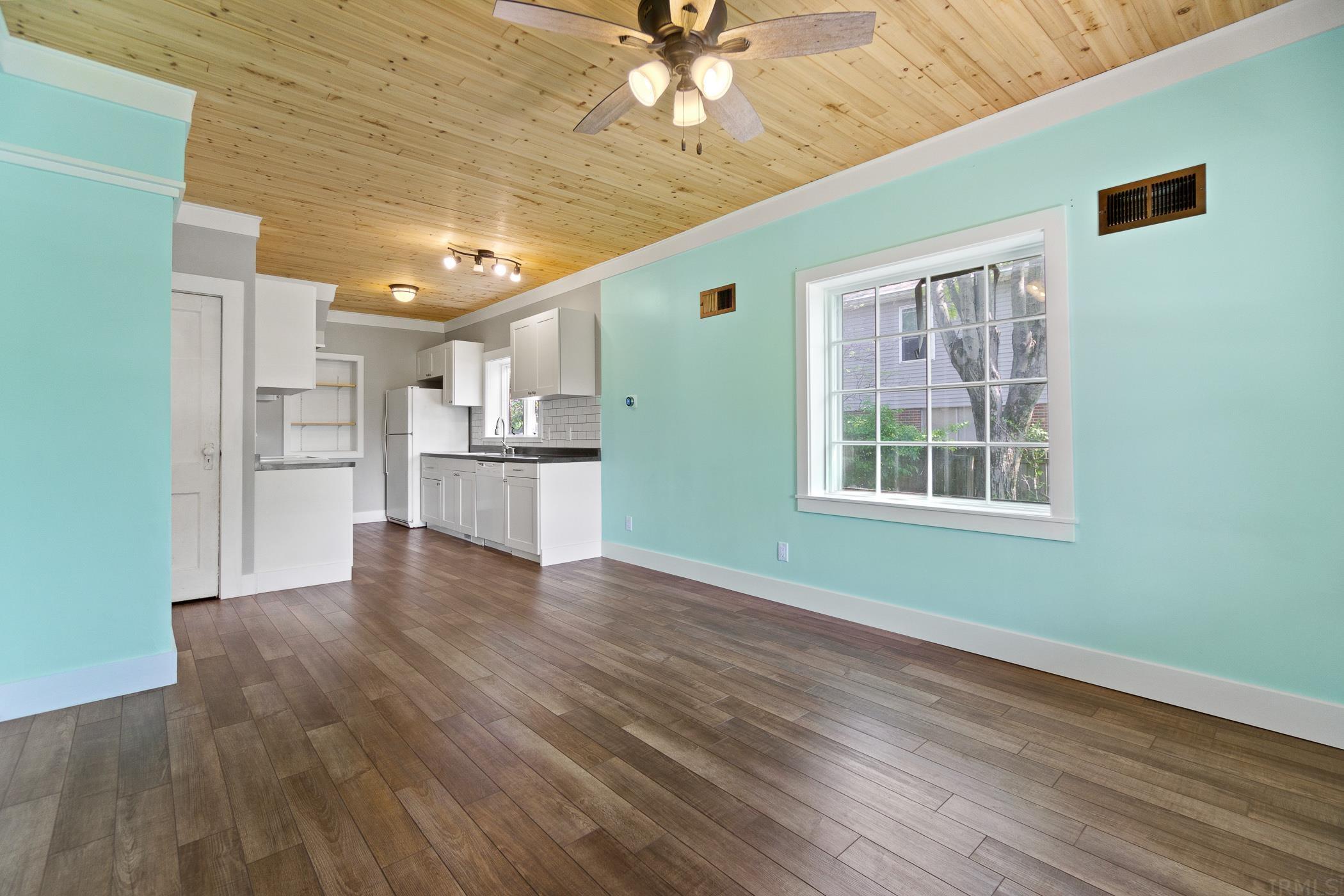 1725 Reckeweg Road Fort Wayne, IN 46804 - Photo 10 of 36