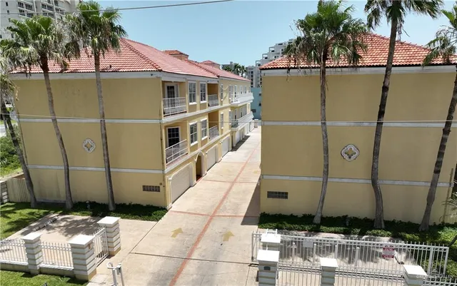a house view with a outdoor space