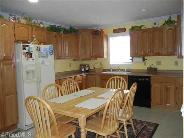 920 Skeet Club Road High Point, NC 27265 - Photo 3 of 14 Kitchen.