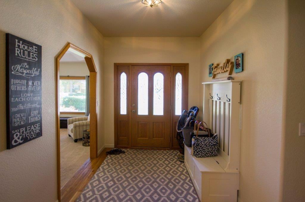 916 Mendolia Way Central Point, OR 97502 - Photo 4 of 24 Additional Photo