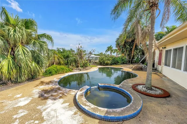 $770,000 | 557 Crystal Drive, Madeira Beach, FL 33708