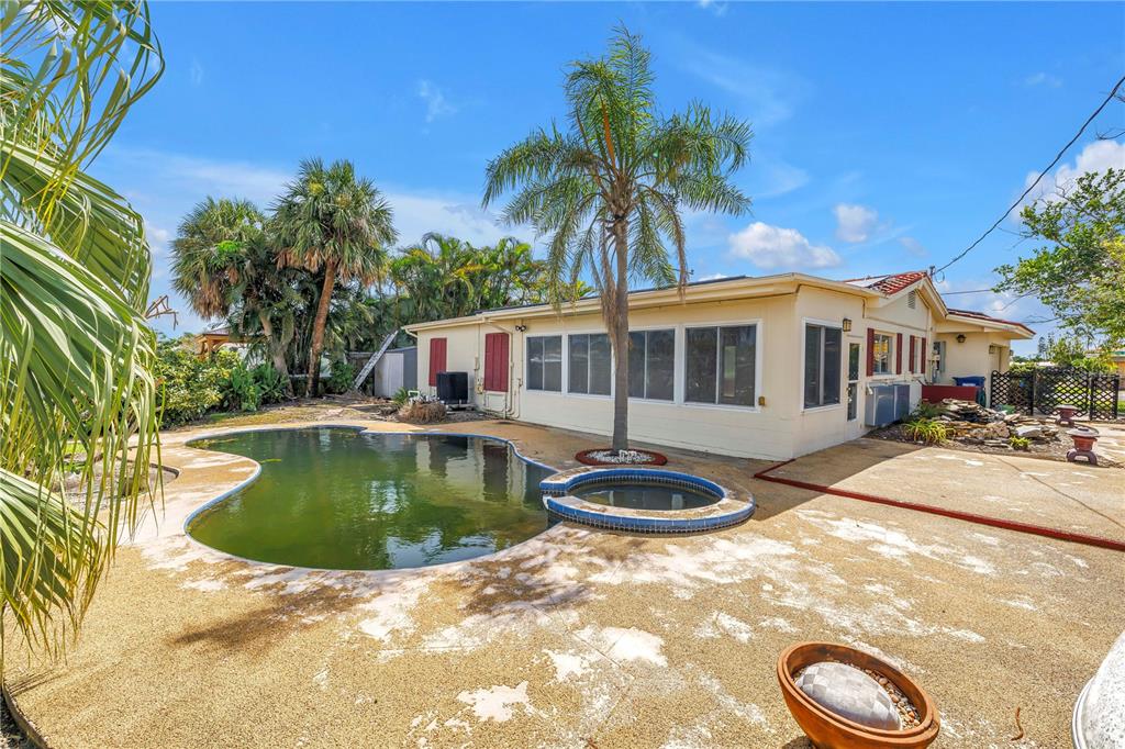 557 Crystal Drive Madeira Beach, FL 33708 - Photo 16 of 54