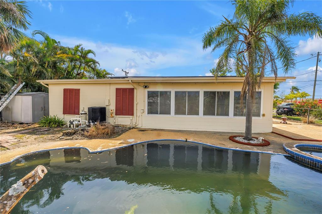 557 Crystal Drive Madeira Beach, FL 33708 - Photo 17 of 54