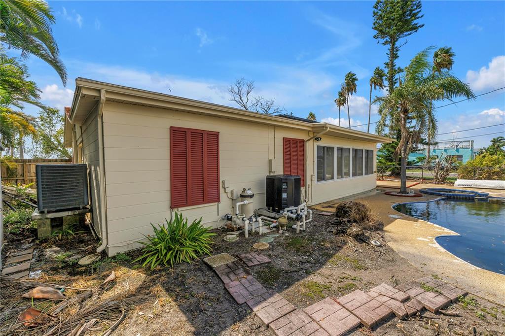 557 Crystal Drive Madeira Beach, FL 33708 - Photo 19 of 54