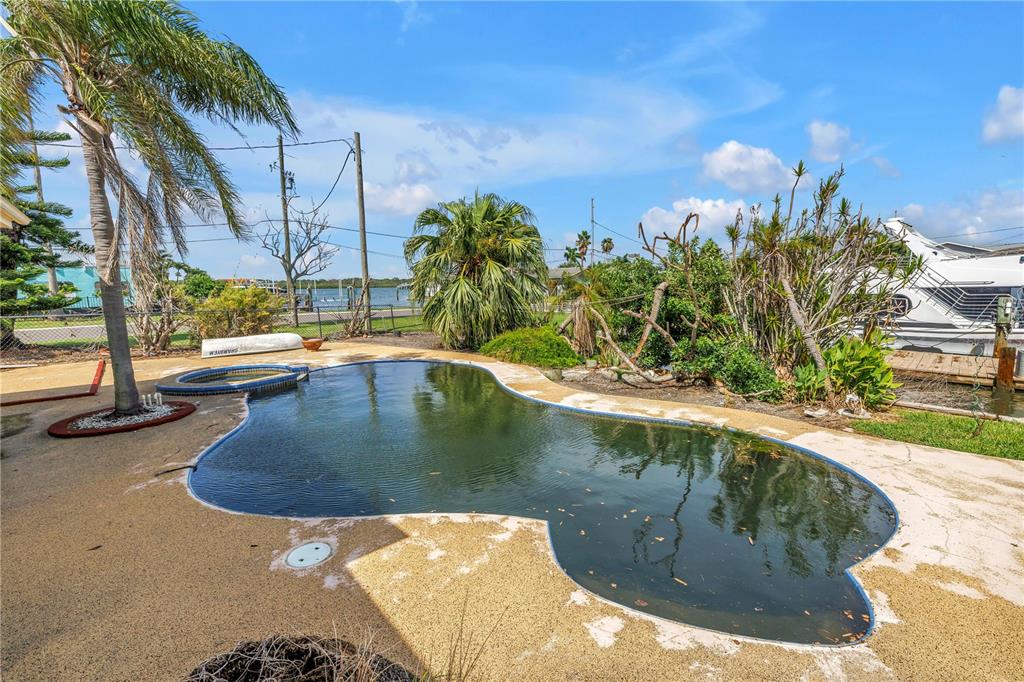 557 Crystal Drive Madeira Beach, FL 33708 - Photo 21 of 54