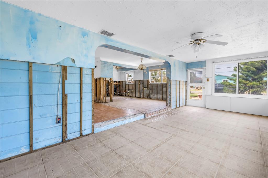 557 Crystal Drive Madeira Beach, FL 33708 - Photo 35 of 54