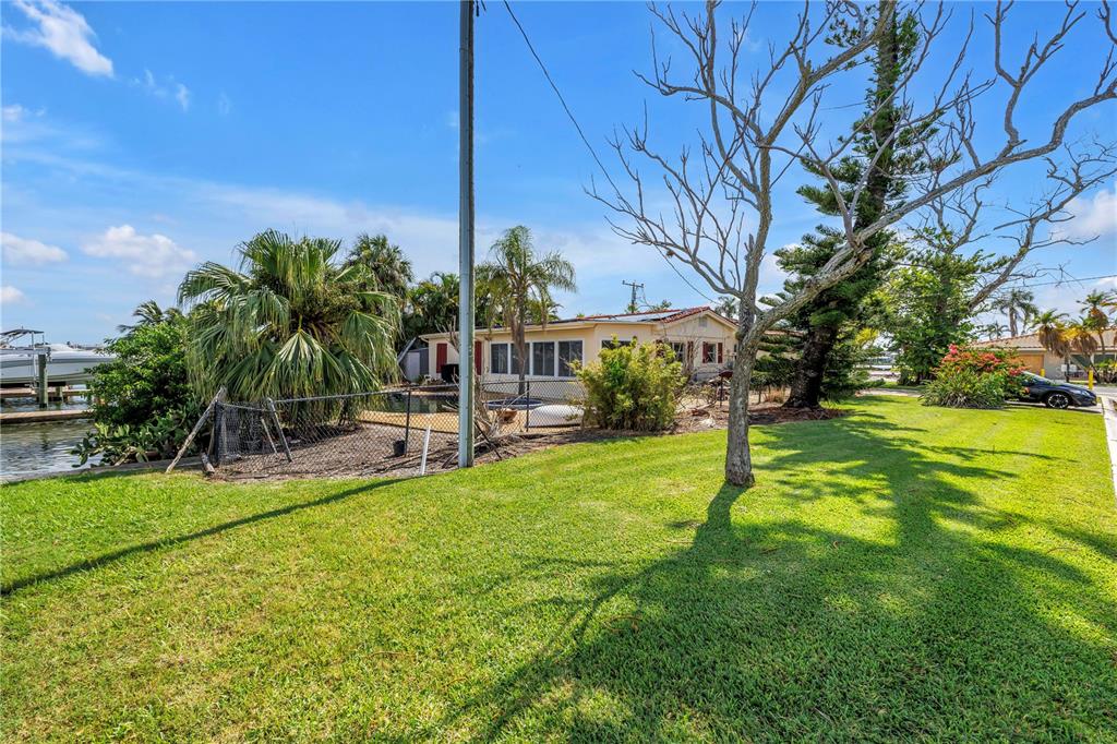 557 Crystal Drive Madeira Beach, FL 33708 - Photo 9 of 54