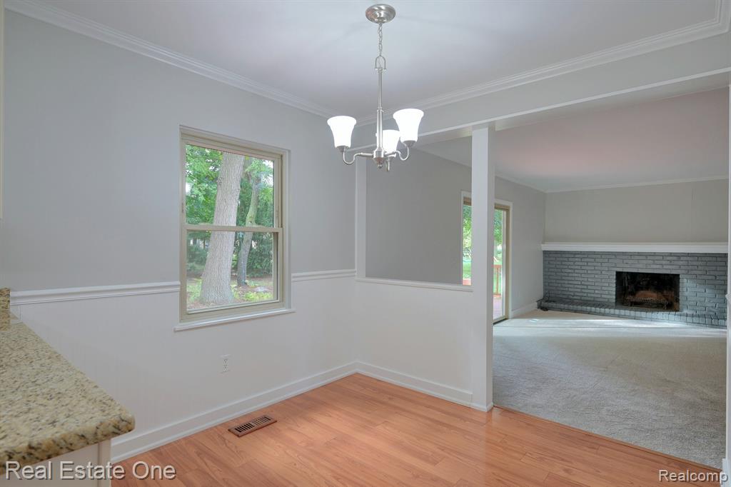 2449 Eaton Gate Road Lake Orion, MI 48360 - Photo 11 of 37 Gallery Image 11