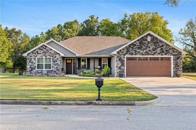 $272,000 | 317 Deer Run Drive, Nevada, MO 64772