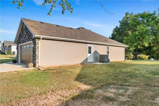 $272,000 | 317 Deer Run Drive, Nevada, MO 64772