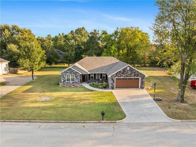 $272,000 | 317 Deer Run Drive, Nevada, MO 64772