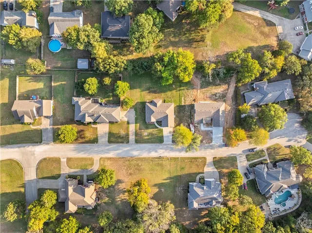 $272,000 | 317 Deer Run Drive, Nevada, MO 64772