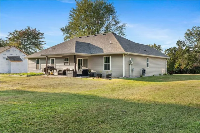 $272,000 | 317 Deer Run Drive, Nevada, MO 64772