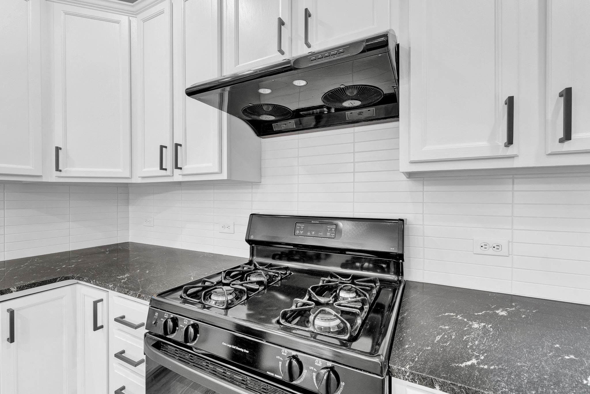 112 Timber Hitch Road Cary, NC 27513 - Photo 20 of 50 A gas range is perfect for cooking this holiday season! Kitchen