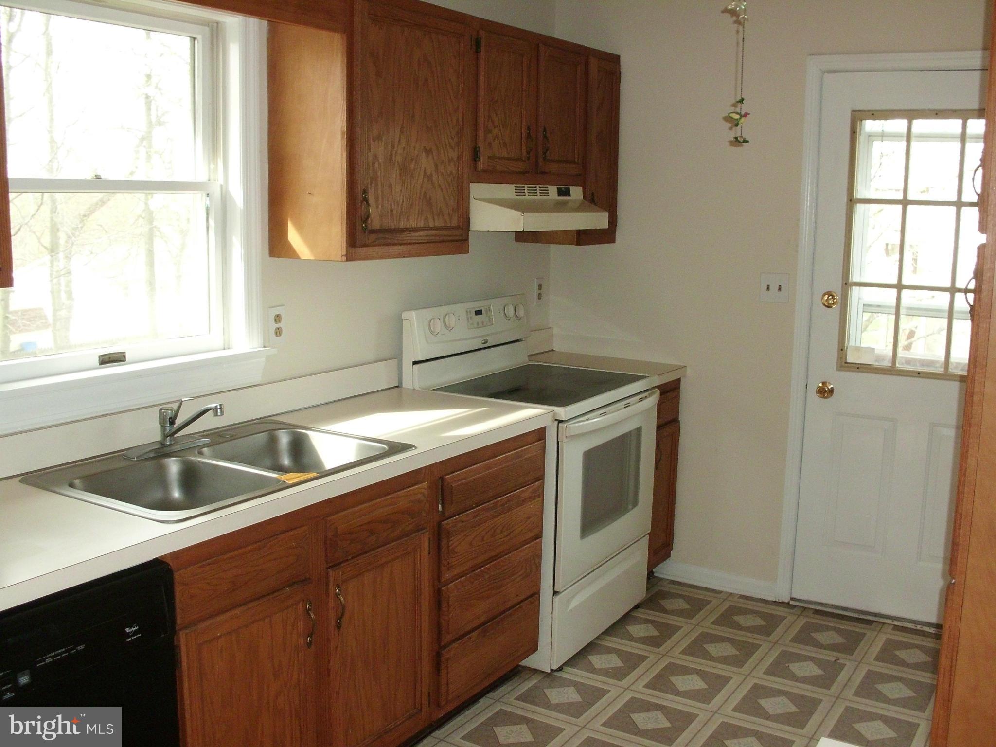 315 East Village Road Elkton, MD 21921 - Photo 8 of 10 Kitchen