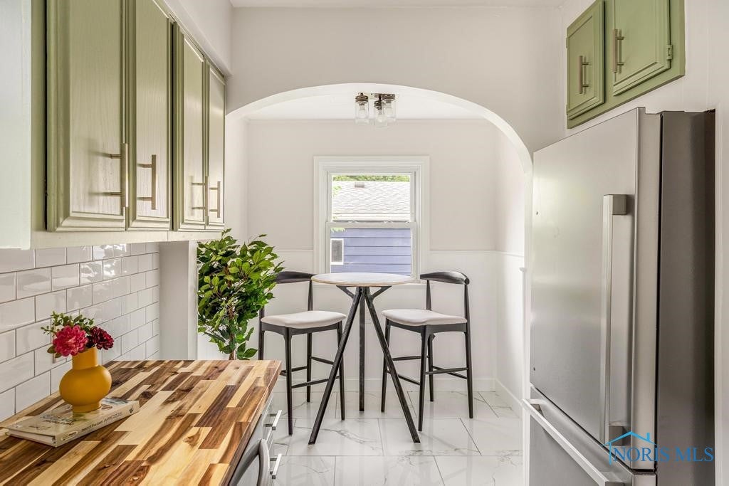 3783 Sherbrooke Road Toledo, OH 43613 - Photo 16 of 43 Breakfast nook