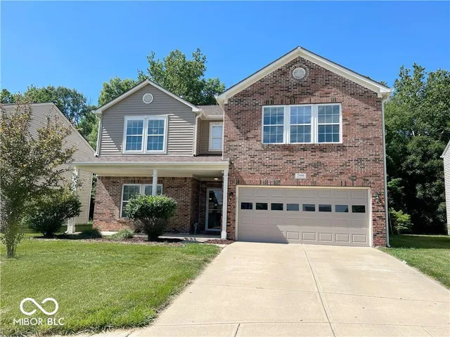$480,000 | 2940 Treehouse Pass, Greenwood, IN 46143