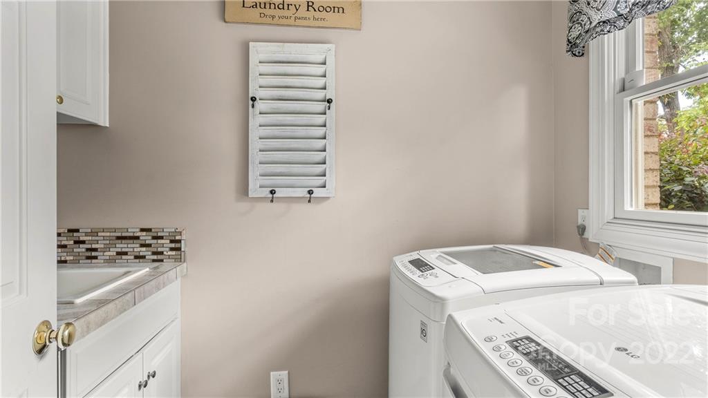 11147 Scullers Run Tega Cay, SC 29708 - Photo 22 of 39 a utility room with dryer and washer