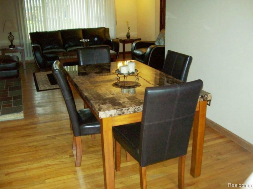 27605 Jean Road Warren, MI 48093 - Photo 7 of 36 100_4515.jpg