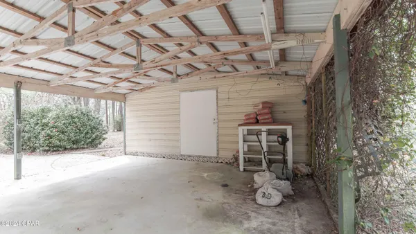 $975,000 | 3640 Lucianne Road, Vernon, FL 32462