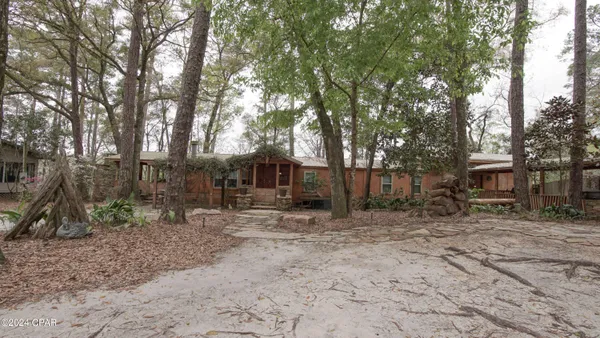 $975,000 | 3640 Lucianne Road, Vernon, FL 32462