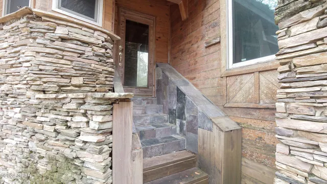 $975,000 | 3640 Lucianne Road, Vernon, FL 32462