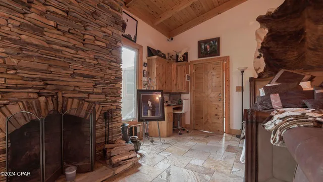 $975,000 | 3640 Lucianne Road, Vernon, FL 32462