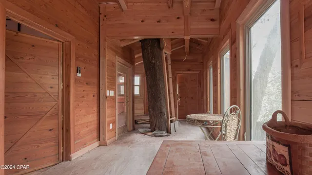 $975,000 | 3640 Lucianne Road, Vernon, FL 32462