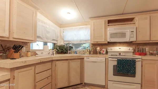 $975,000 | 3640 Lucianne Road, Vernon, FL 32462