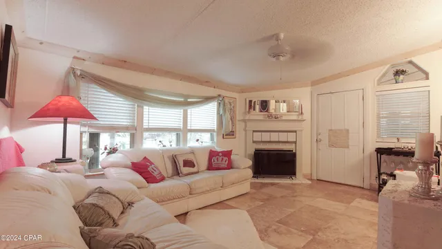 $975,000 | 3640 Lucianne Road, Vernon, FL 32462