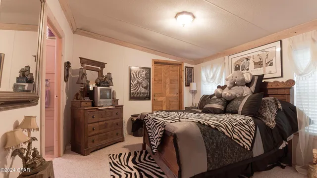 $975,000 | 3640 Lucianne Road, Vernon, FL 32462