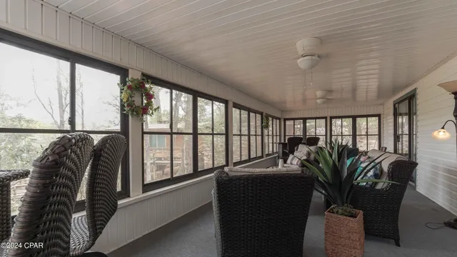 $975,000 | 3640 Lucianne Road, Vernon, FL 32462