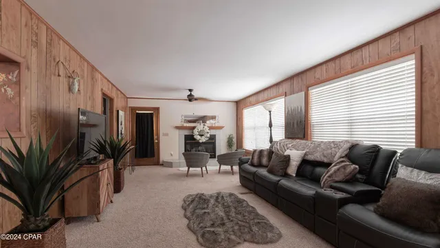 $975,000 | 3640 Lucianne Road, Vernon, FL 32462