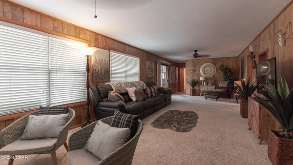 $975,000 | 3640 Lucianne Road, Vernon, FL 32462