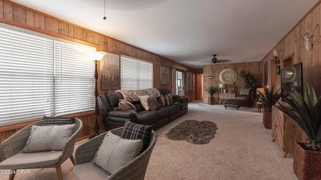 $975,000 | 3640 Lucianne Road, Vernon, FL 32462