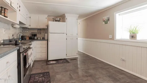 $975,000 | 3640 Lucianne Road, Vernon, FL 32462