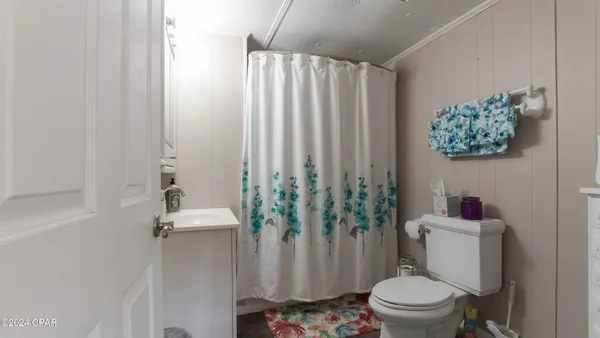 $975,000 | 3640 Lucianne Road, Vernon, FL 32462