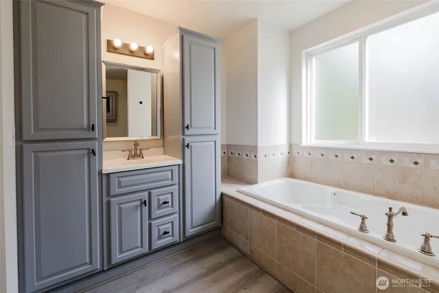 $599,900 | 19546 23rd Avenue Northeast, Poulsbo, WA 98370